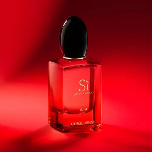 SI PASSIONE ECLAT Eau de Parfum Spray GA_2022_S_-Passione-_clat-de-Parfum_SL_Digital-Edito_1x1_RVB-3000