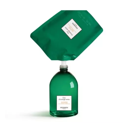 EAU D'ORANGE VERTE Foaming hand and body gel 3346130432982_113805V0_1100x1200_TUTO_4.jpg