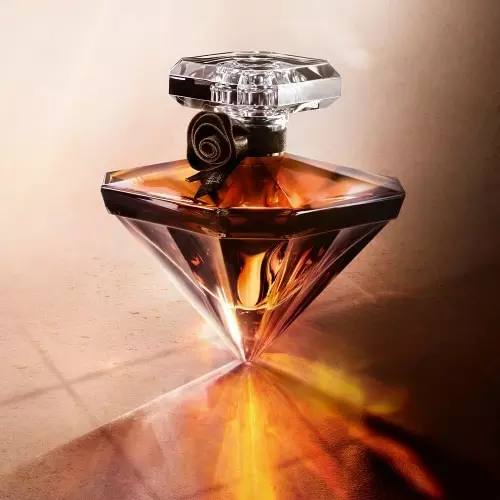 LA NUIT TRÉSOR VANILLE NOIRE Eau de Parfum 3614274335682_4.jpg